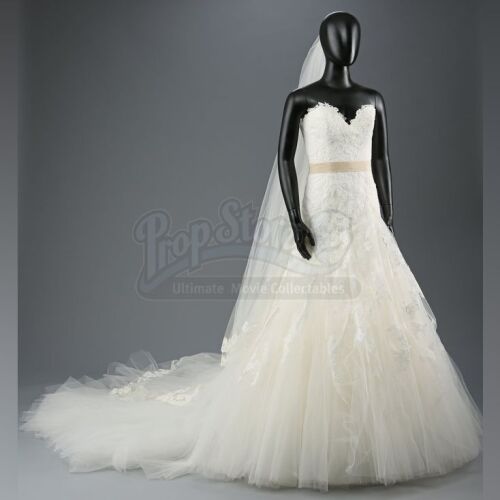 Bella Swan s Nightmare Wedding  Dress  and Veil  Current 