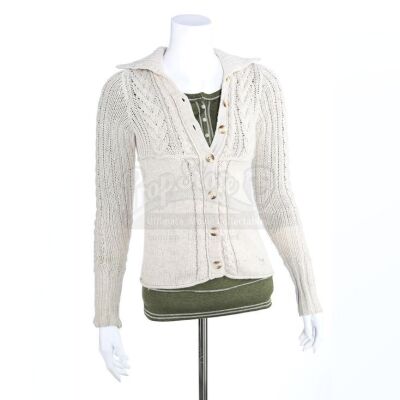 TWILIGHT (2008) - Bella Swan's Cullen House Shirt and Sweater