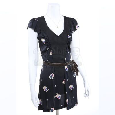 THE TWILIGHT SAGA: BREAKING DAWN PART 2 (2012) - Alice Cullen's Floral Dress and Jewelry